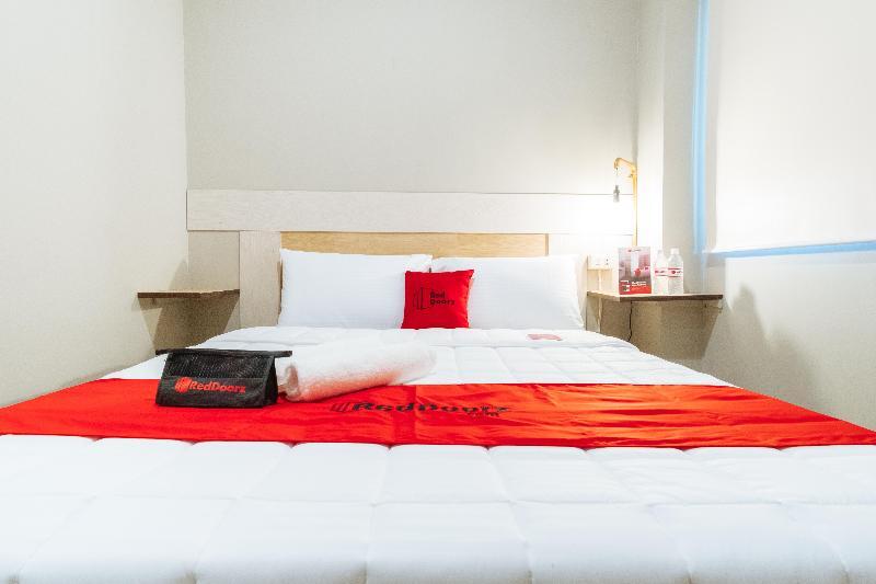 Reddoorz Plus Near Osmena Highway 2 Маніла Екстер'єр фото
